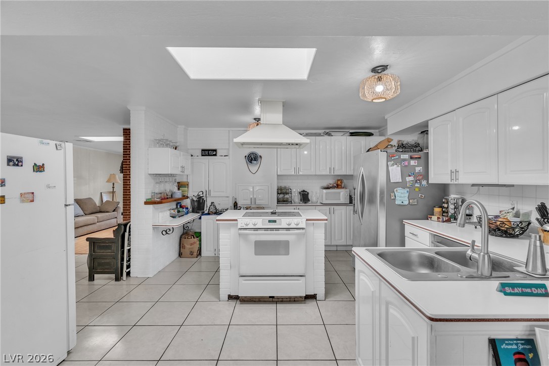 1567 Shadow Mountain Place