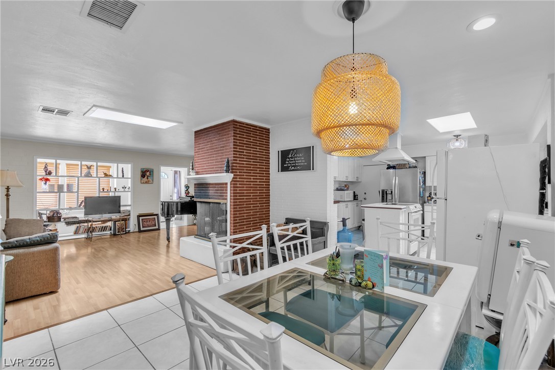 1567 Shadow Mountain Place