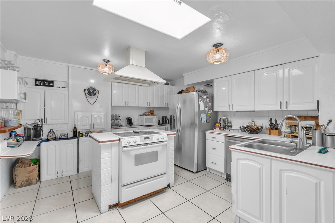 1567 Shadow Mountain Place