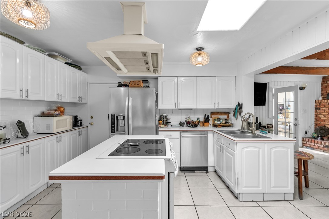 1567 Shadow Mountain Place