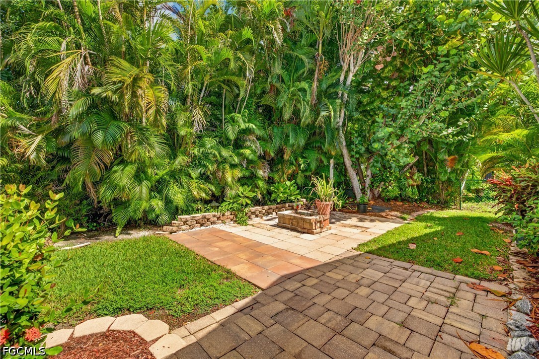 5720 Grillet PL