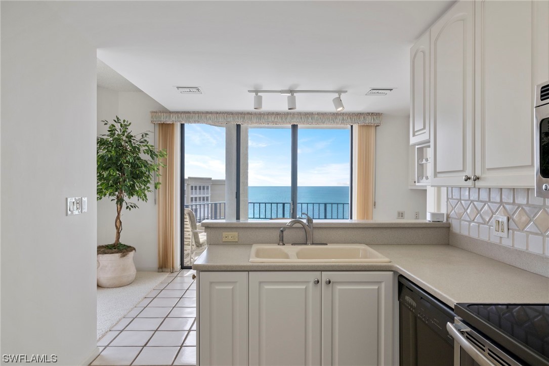 4451 Gulf Shore BLVD N 2002