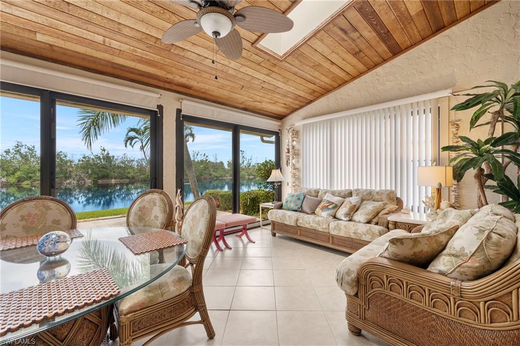 11821 Caravel CIR