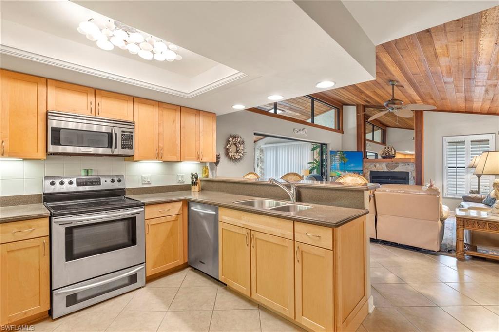11821 Caravel CIR