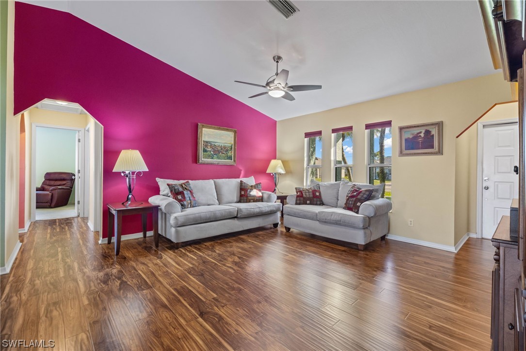 3316 SW 8th Court