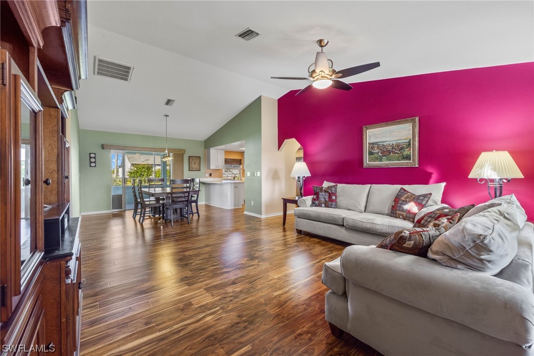 3316 SW 8th Court