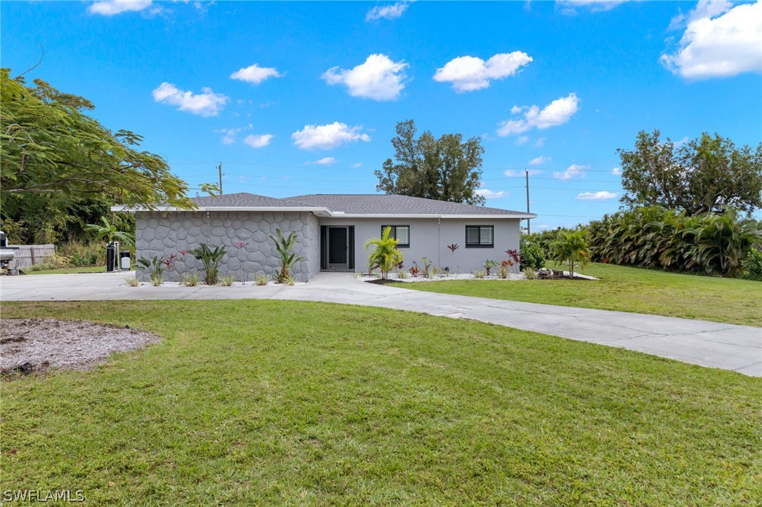 1520 Bass LN
