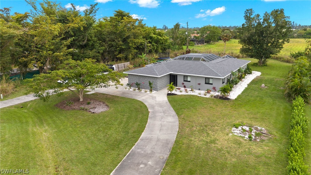 1520 Bass LN