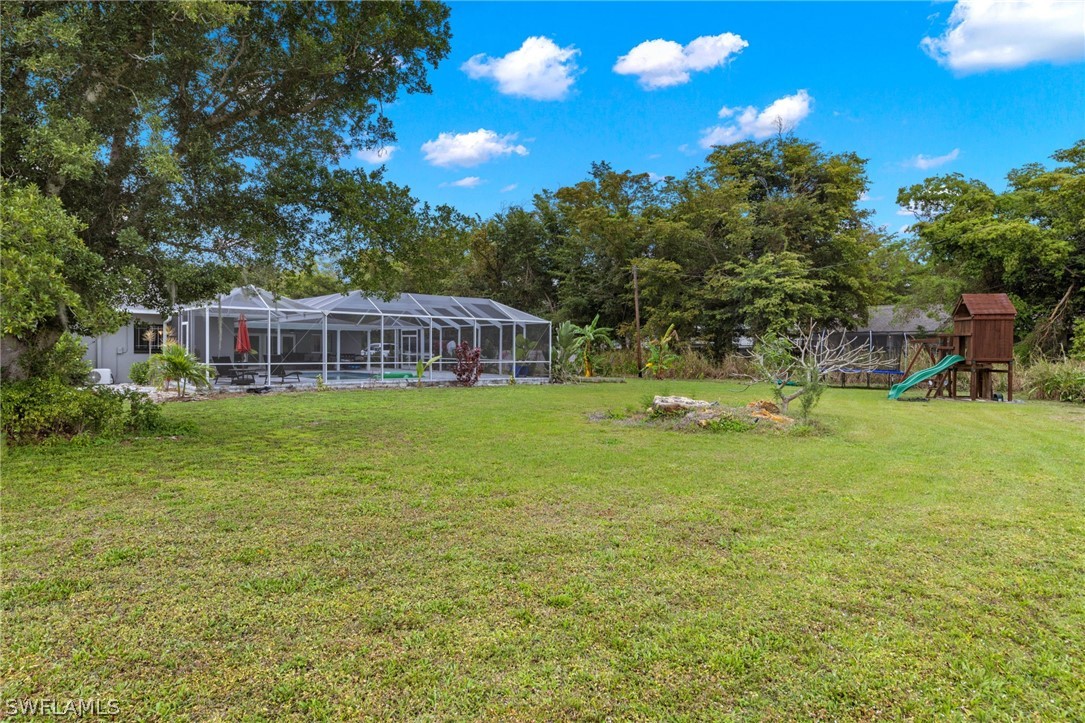 1520 Bass LN