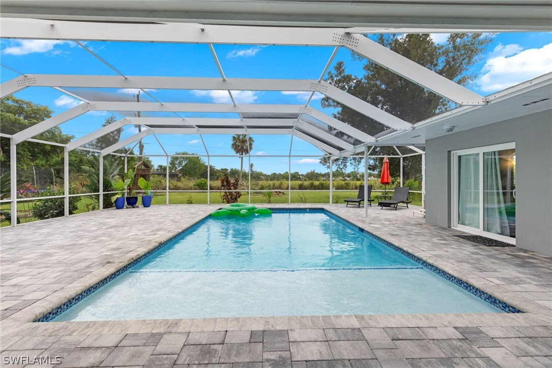 1520 Bass LN