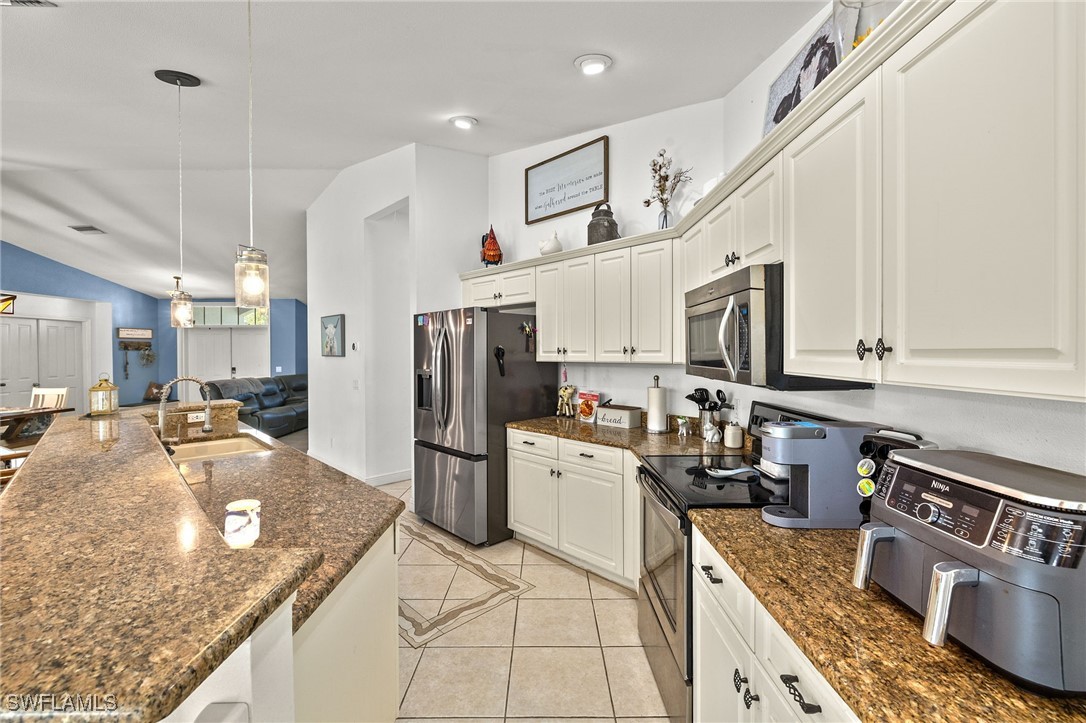 2042 NE 26th ST