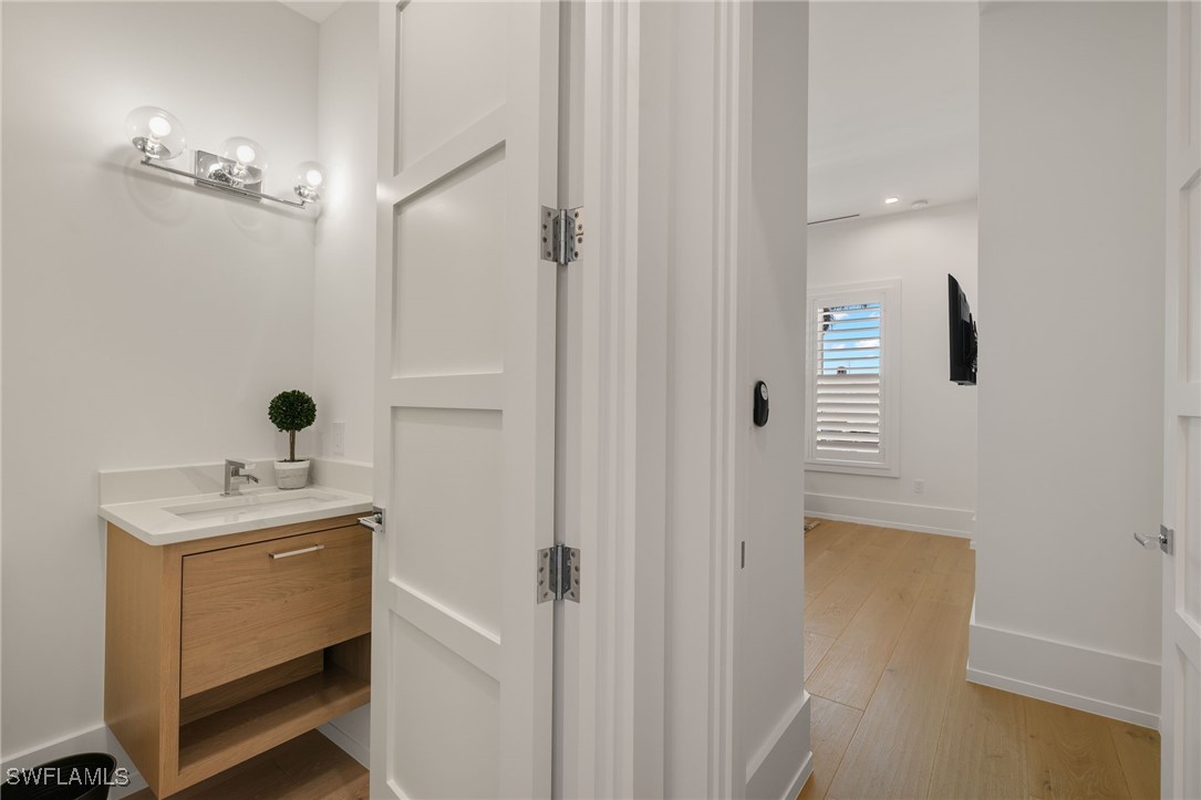 201 8th St S 104