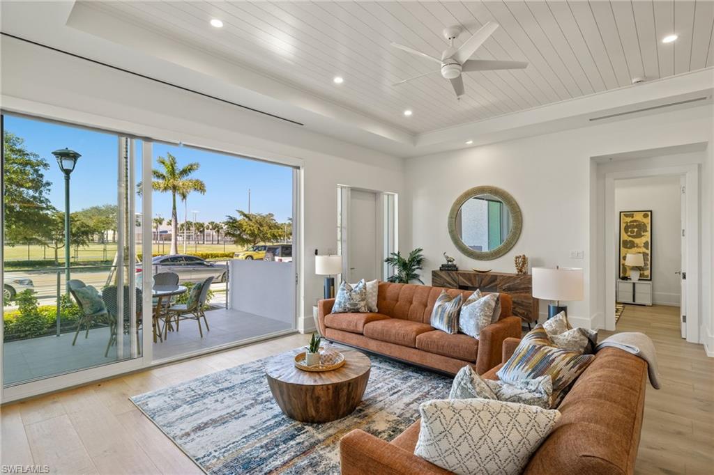 201 8th St S # 104, NAPLES Unit: 104