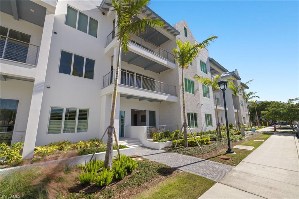 201 8th St S # 104, NAPLES Unit: 104
