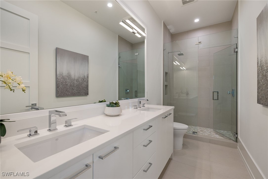201 8th St S 104