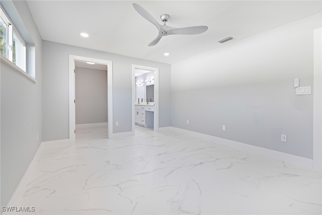 959 N Town And River DR