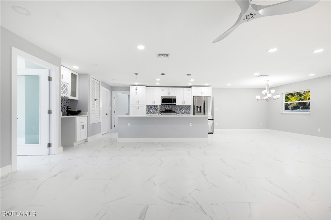 959 N Town And River DR