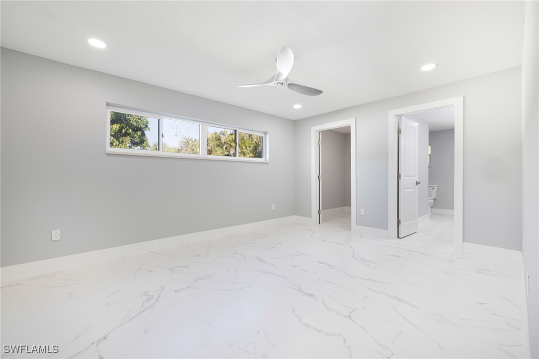 959 N Town And River DR