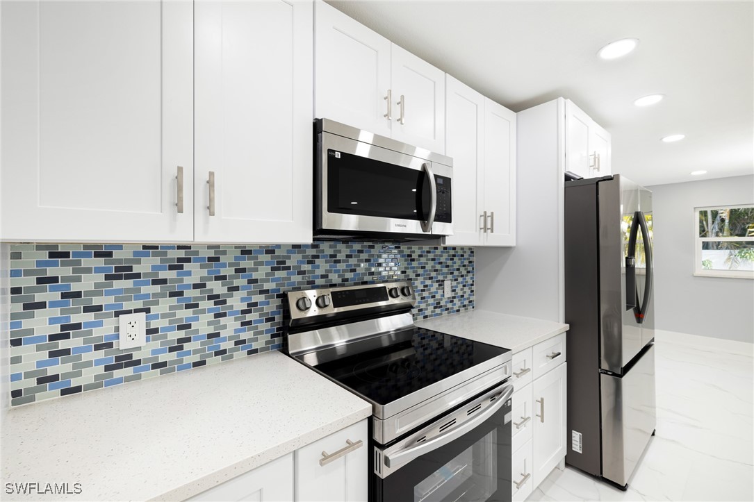 959 N Town And River DR