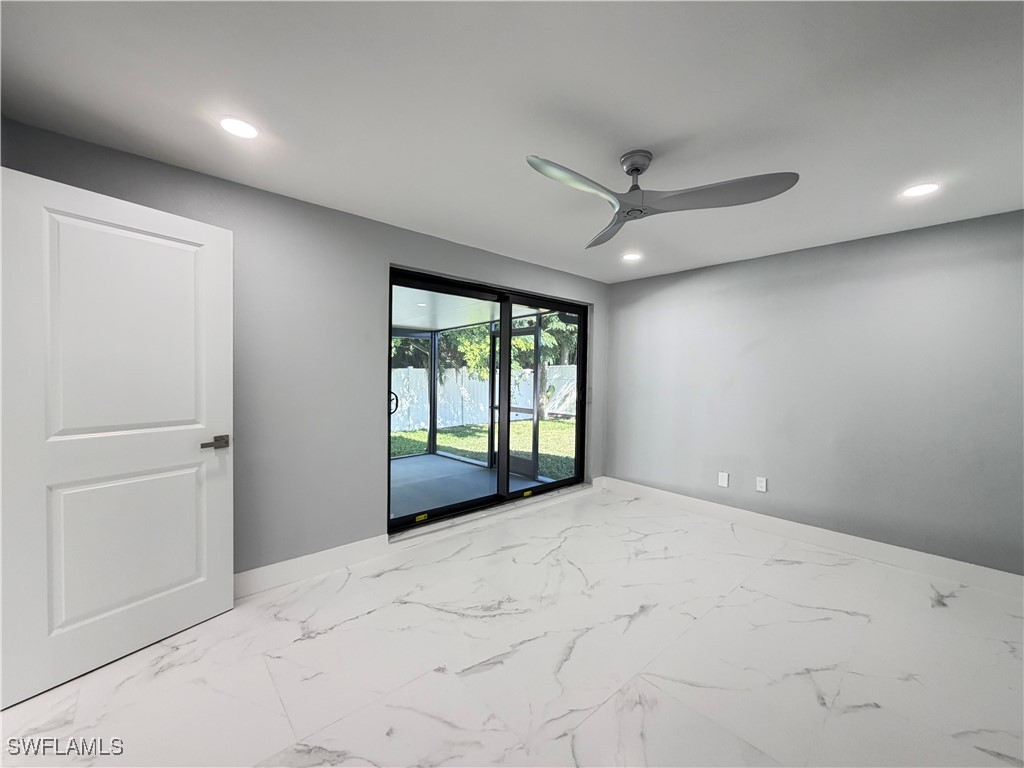 959 N Town And River DR