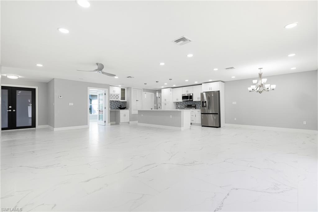 959 N Town And River DR