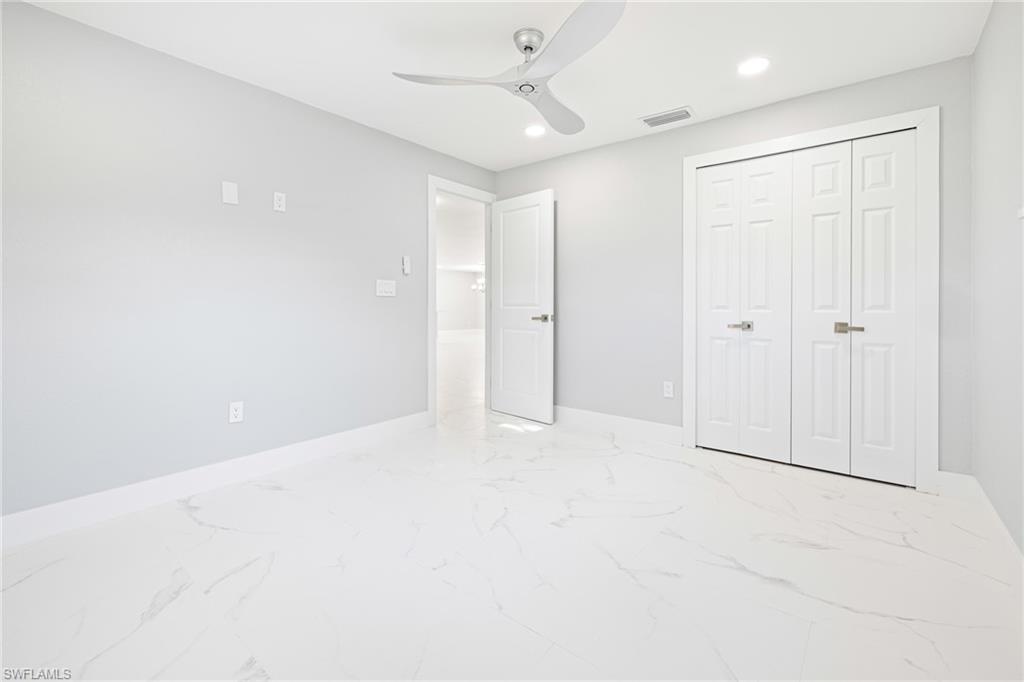 959 N Town And River DR