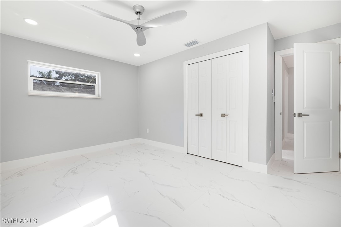 959 N Town And River DR