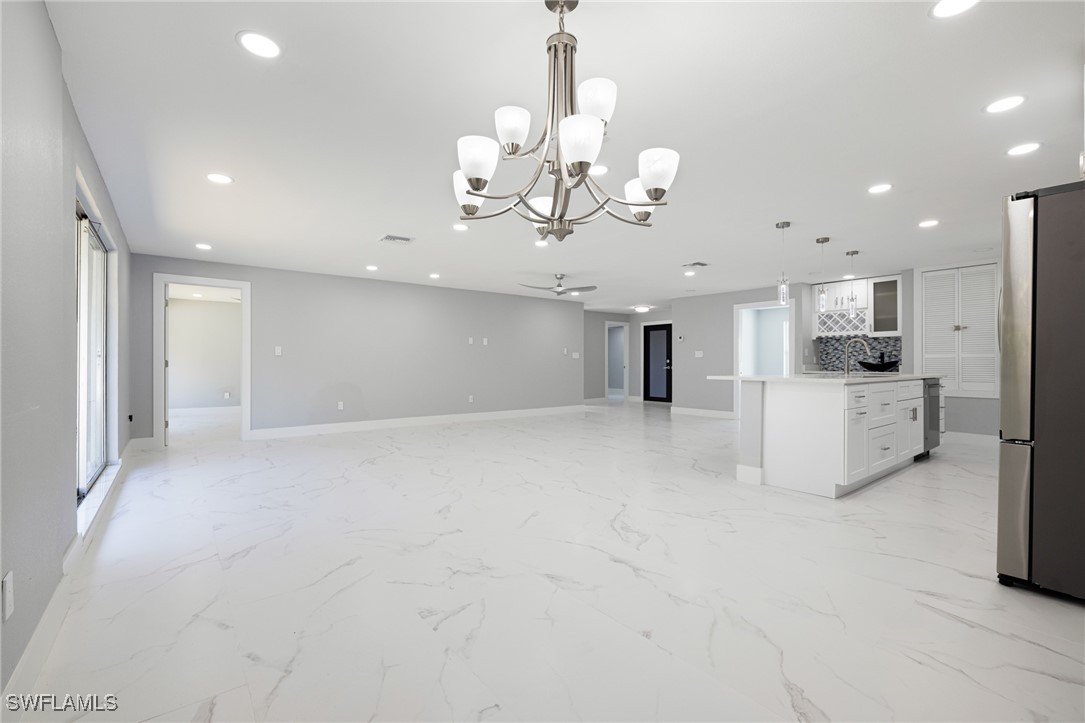 959 N Town And River DR