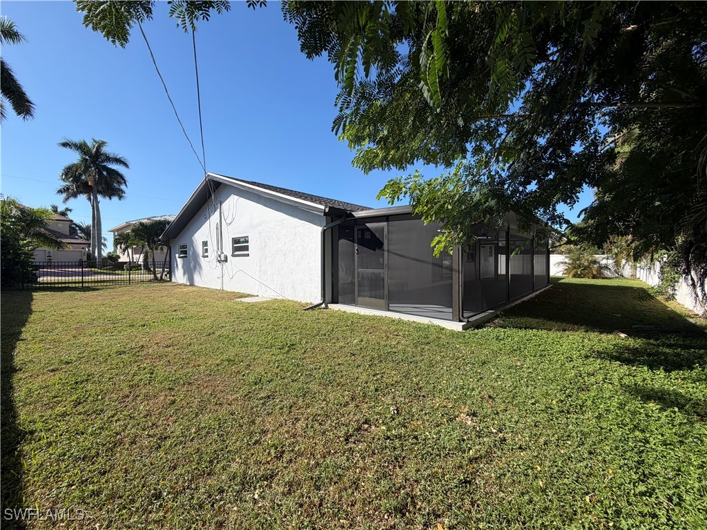 959 N Town And River DR