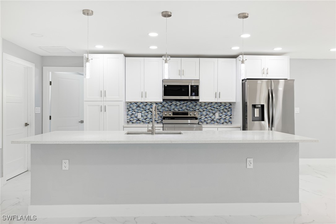 959 N Town And River DR