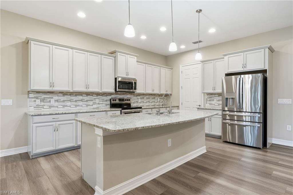 10240 Avonleigh DR