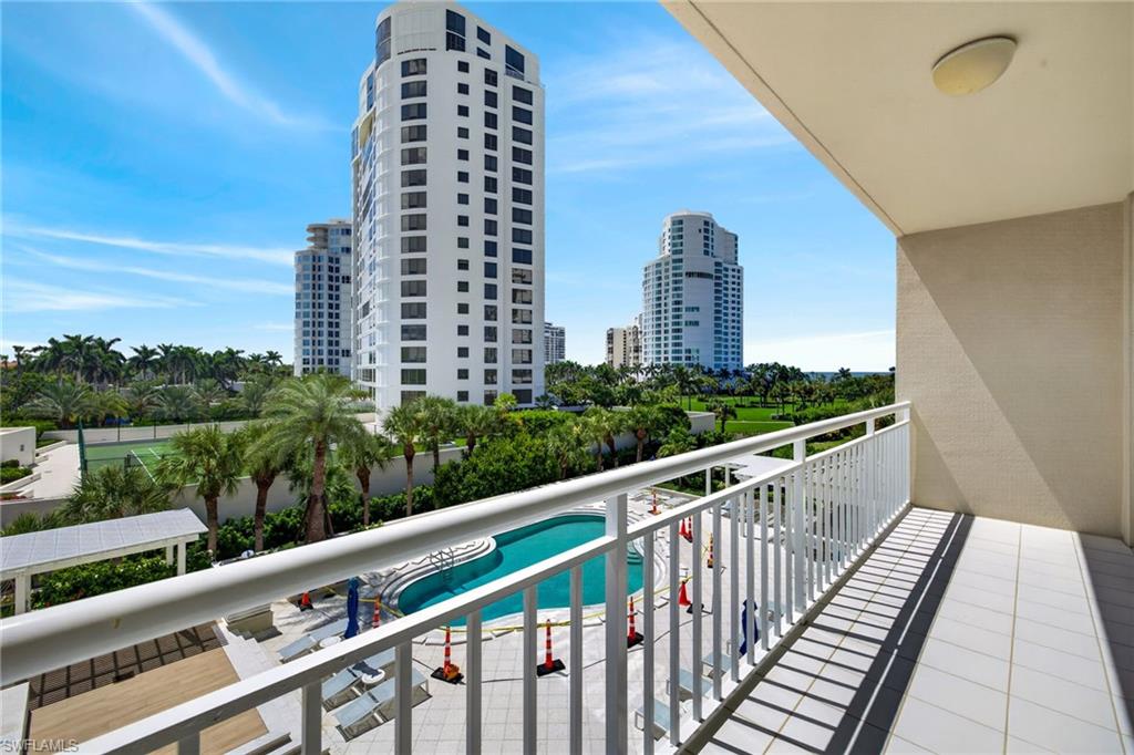 4255 Gulf Shore BLVD N 204
