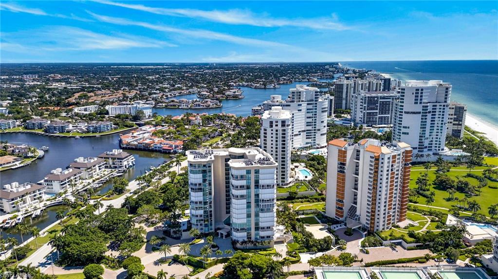 4255 Gulf Shore BLVD N 204