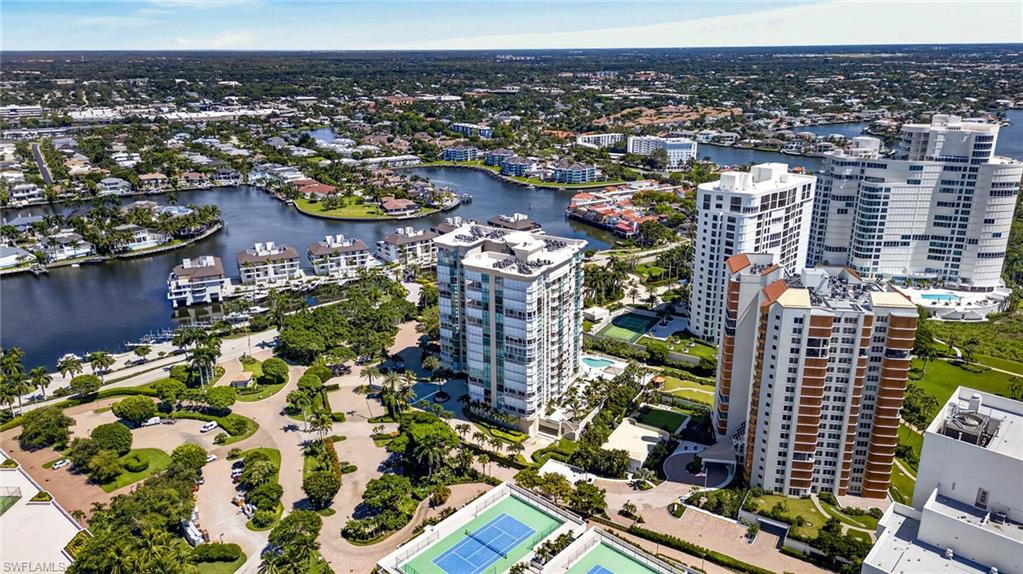 4255 Gulf Shore BLVD N 204