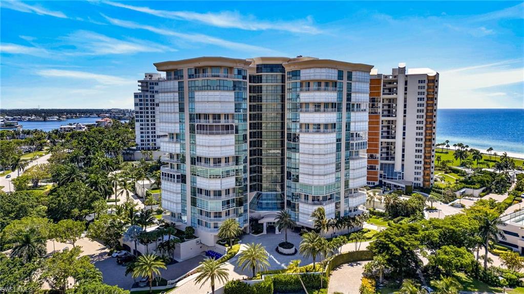4255 Gulf Shore BLVD N 204