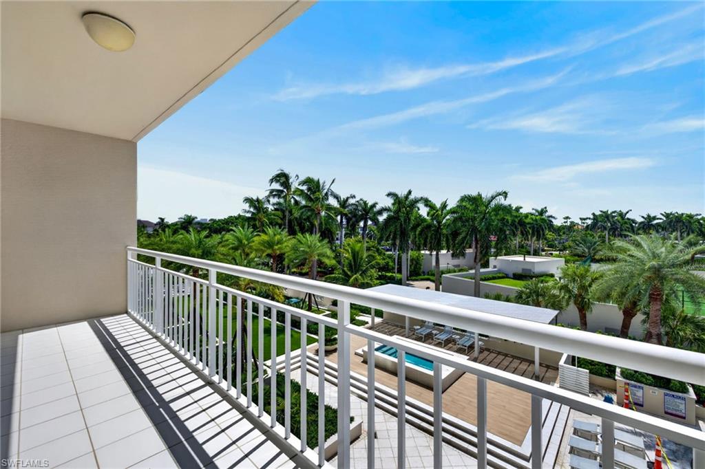 4255 Gulf Shore BLVD N 204