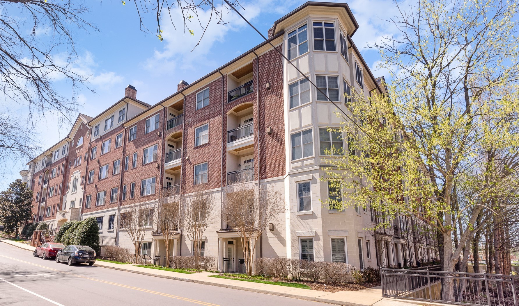 4120 Ridgefield Dr Unit: 500