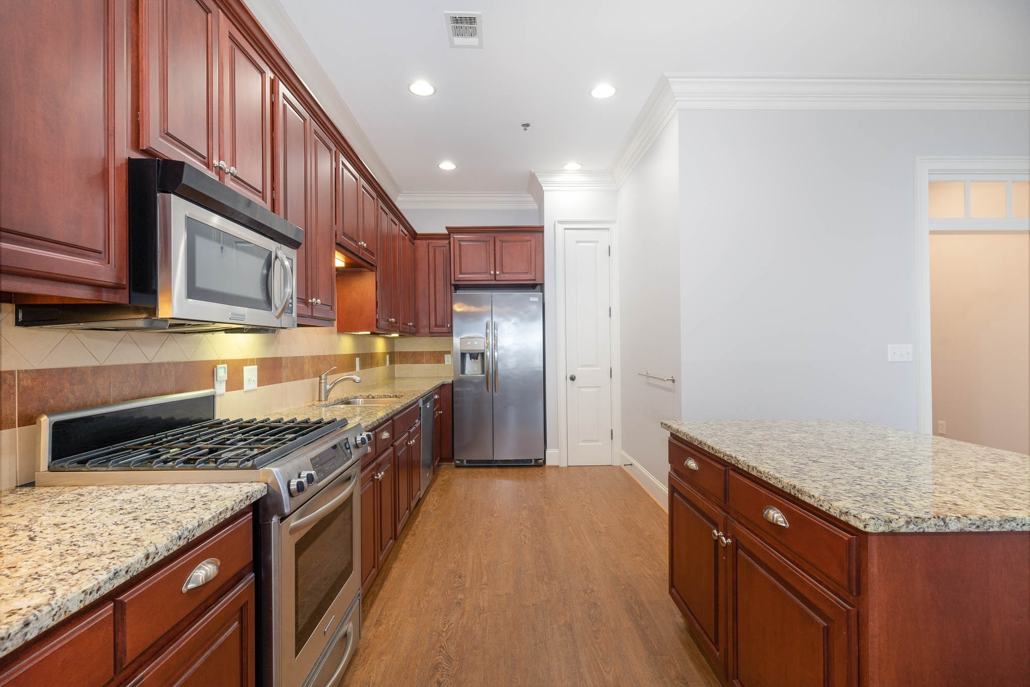 4120 Ridgefield Dr Unit: 500