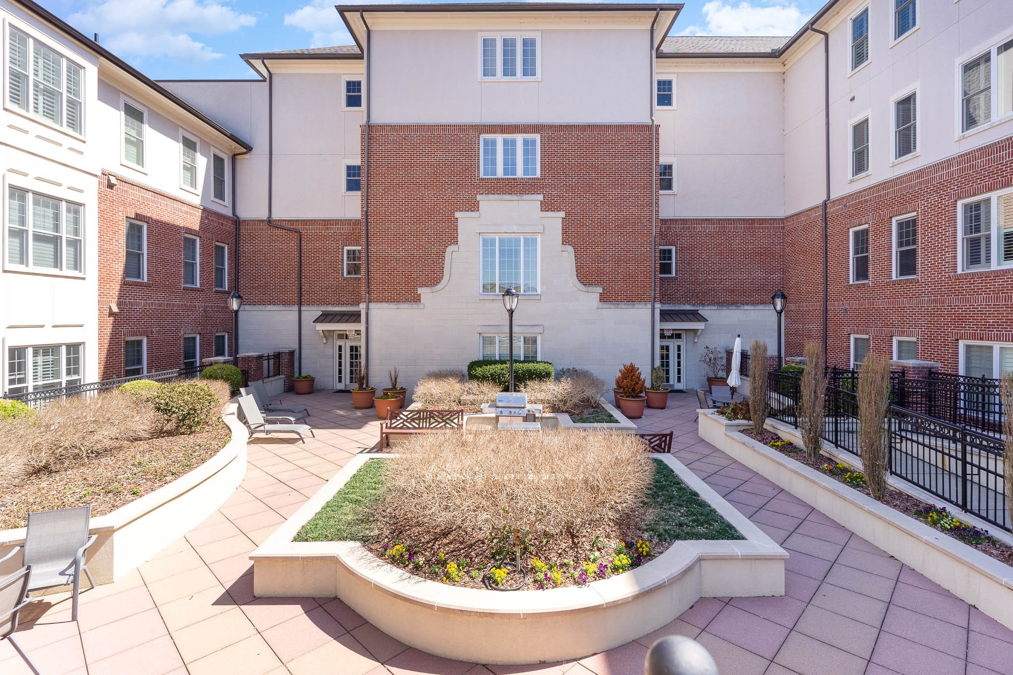 4120 Ridgefield Dr Unit: 500