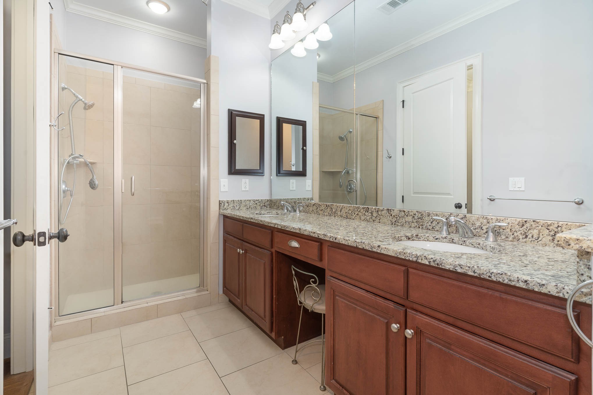 4120 Ridgefield Dr Unit: 500