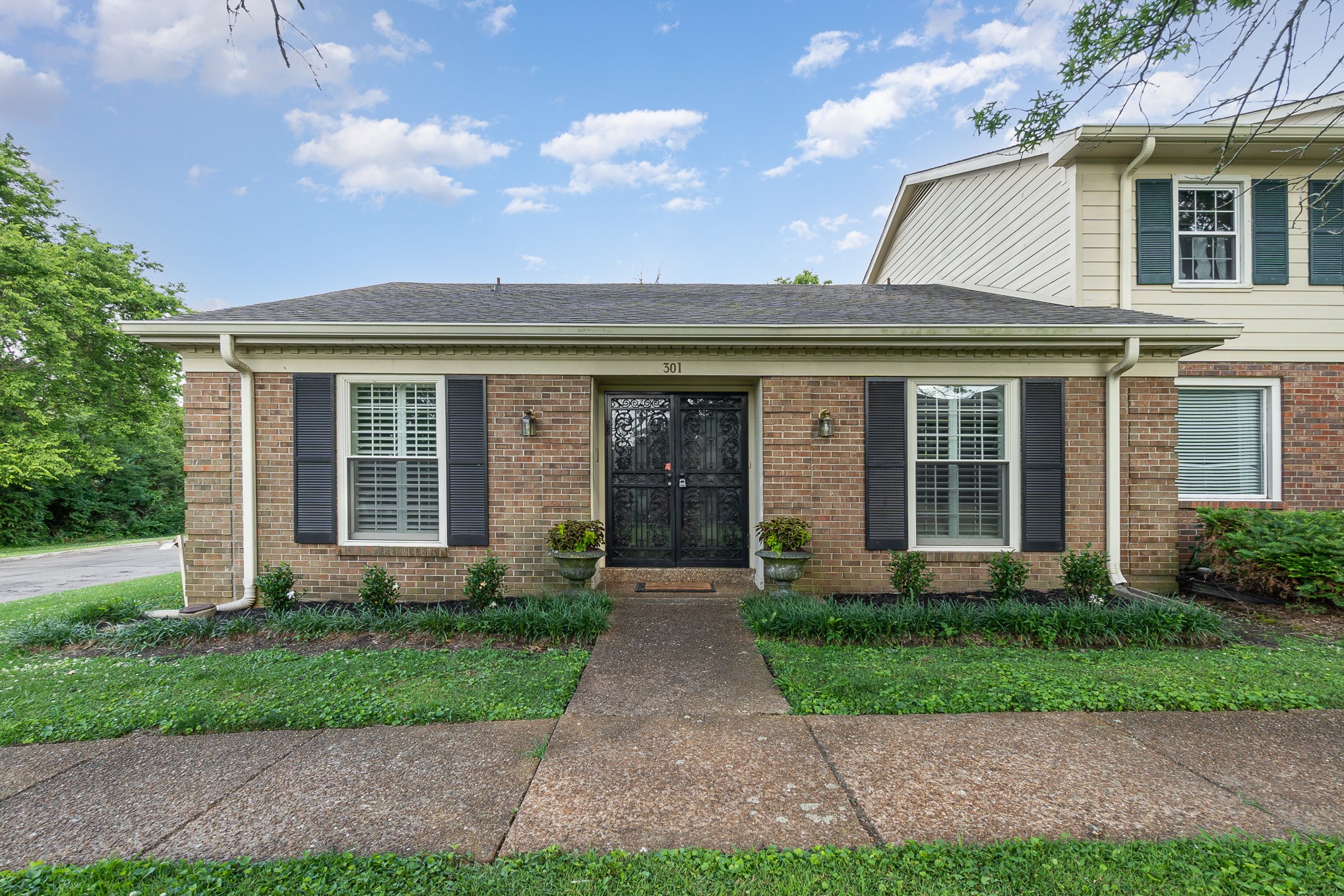 8300 Sawyer Brown Rd Unit: R301