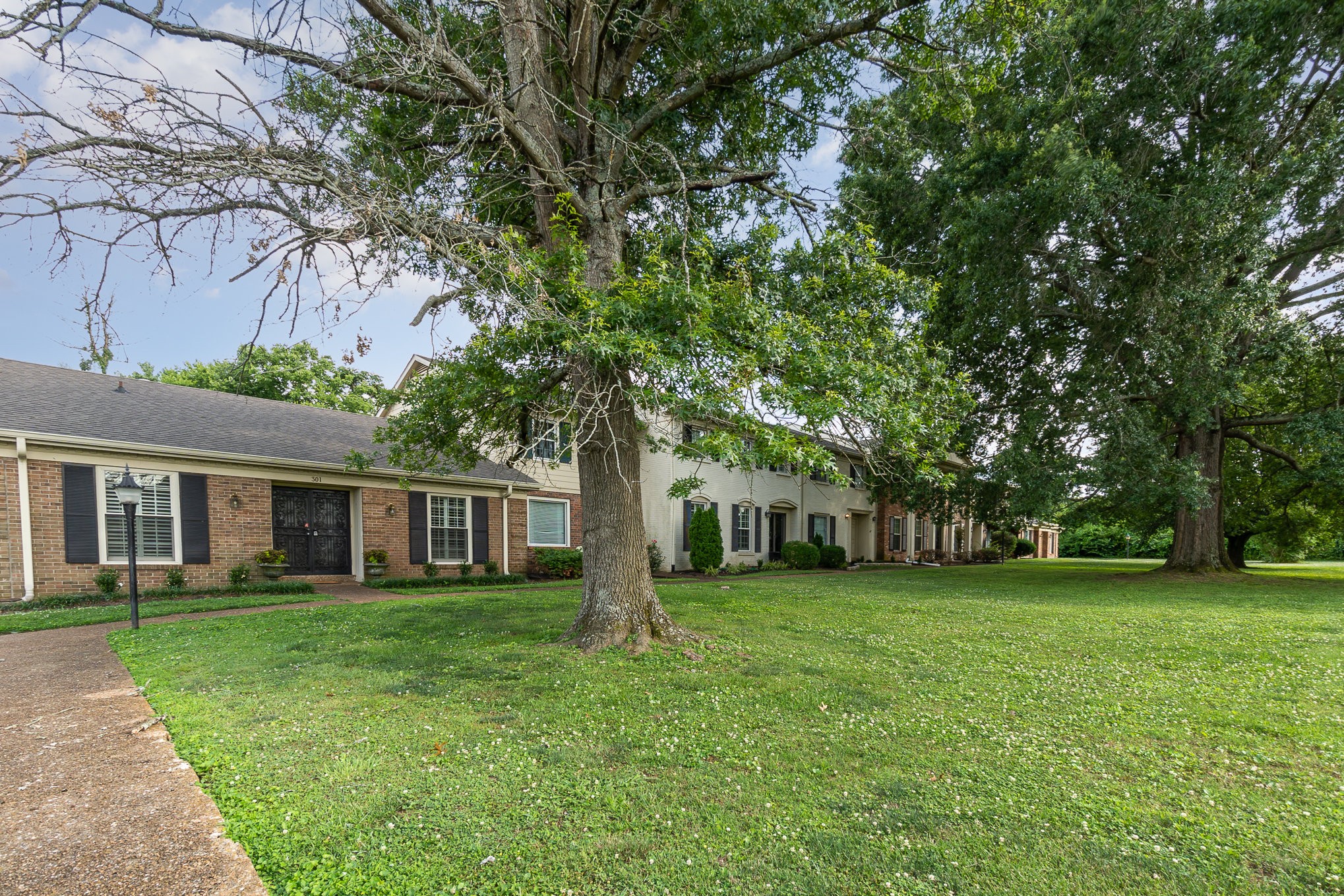 8300 Sawyer Brown Rd Unit: R301