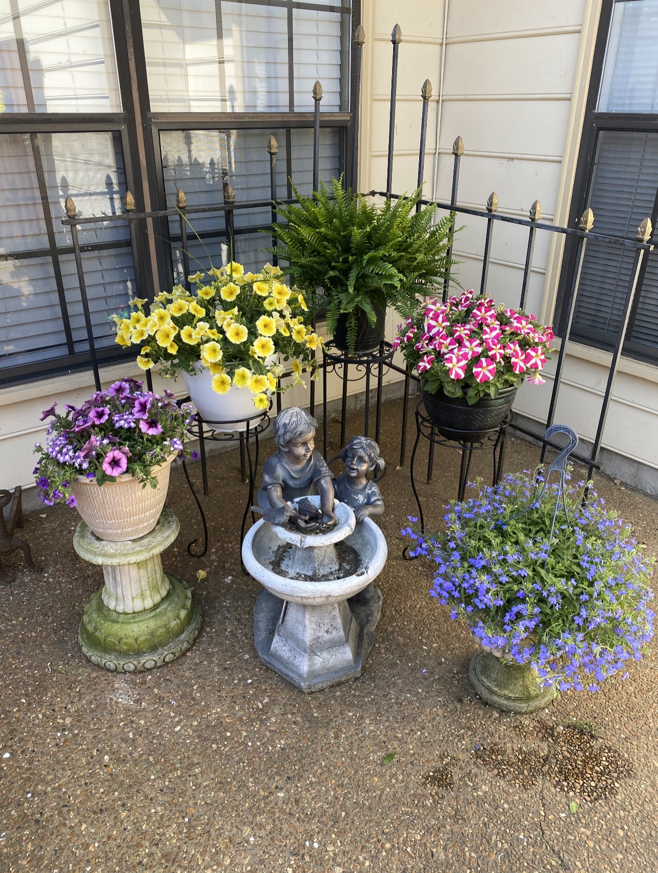 8942 Sawyer Brown Rd