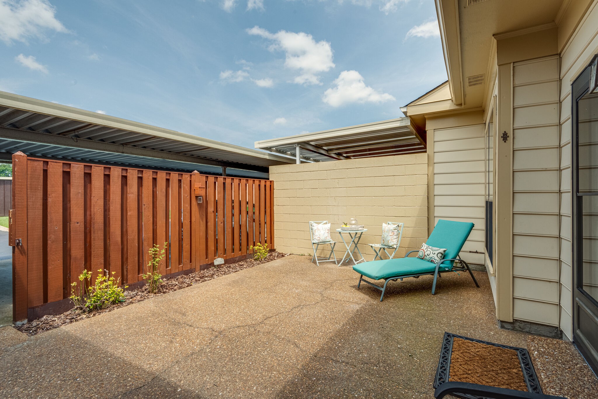 8942 Sawyer Brown Rd