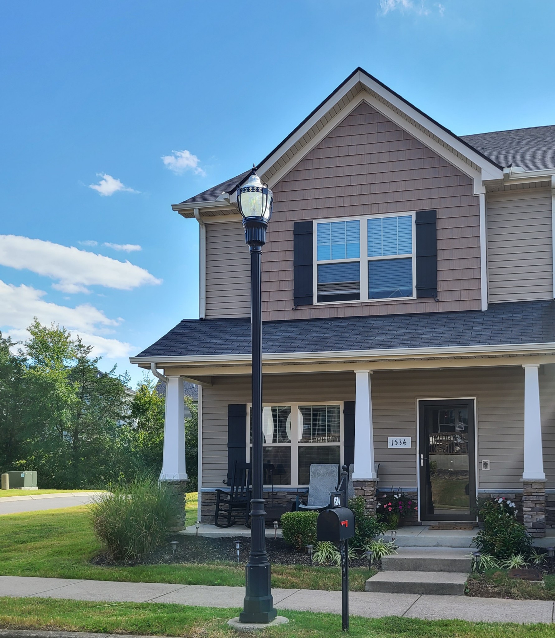 1534 Sprucedale Dr