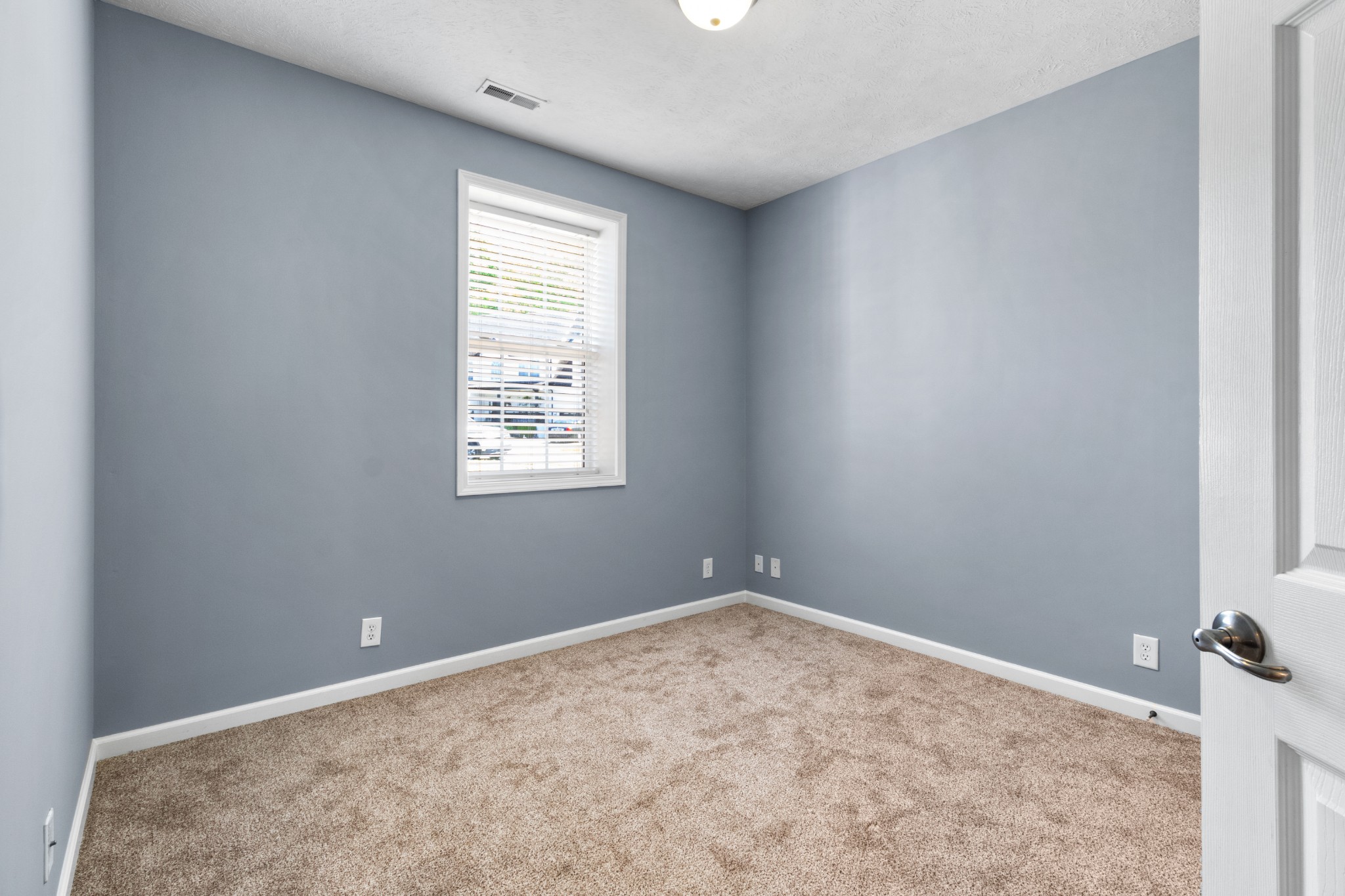 689 Winding Bluff Way