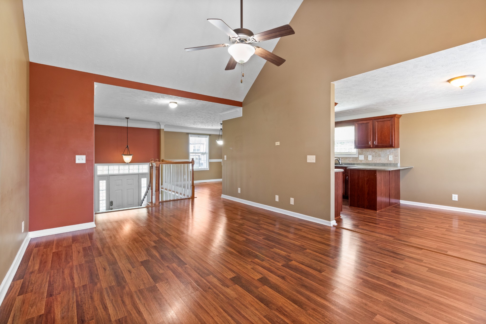 689 Winding Bluff Way