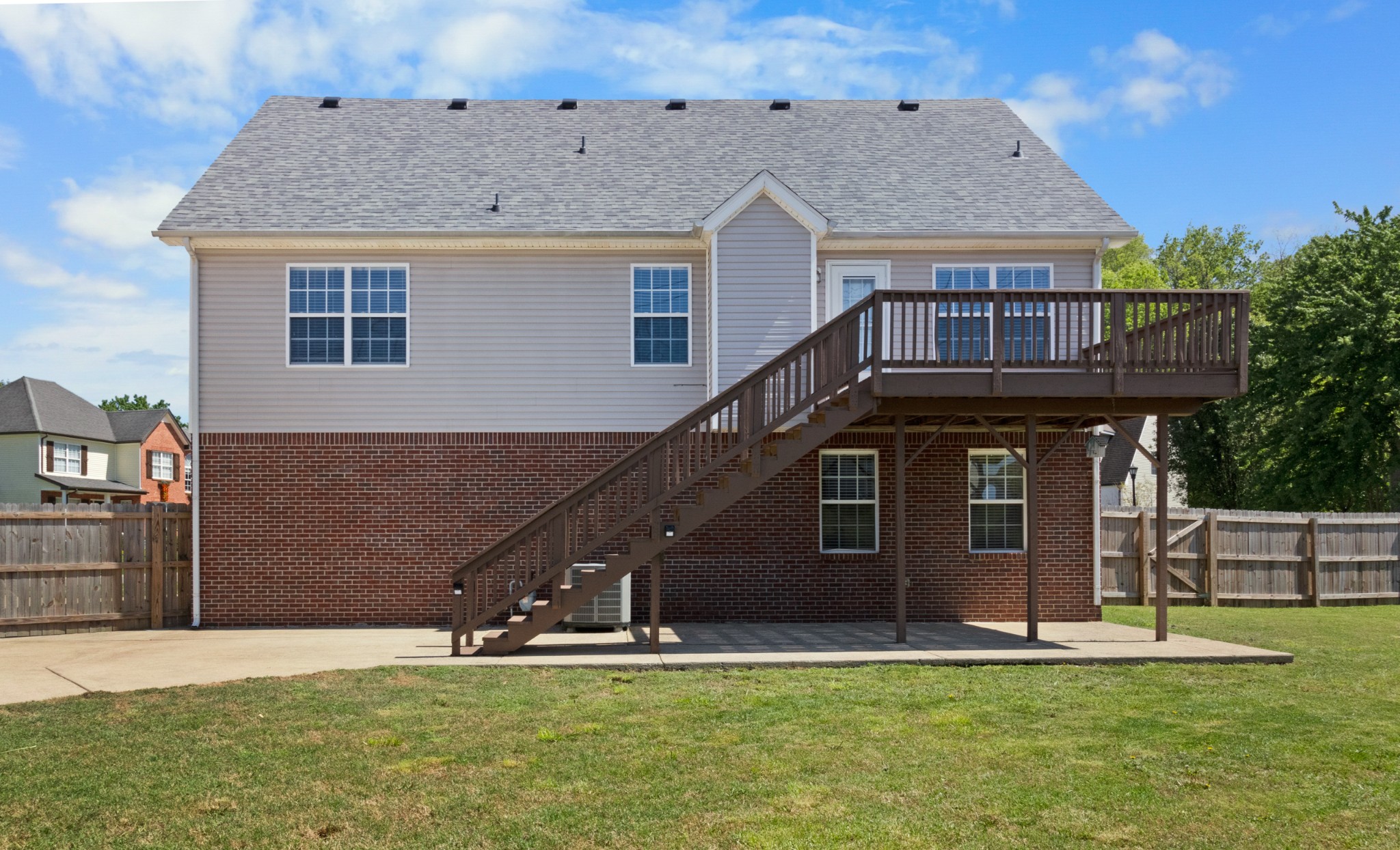 689 Winding Bluff Way