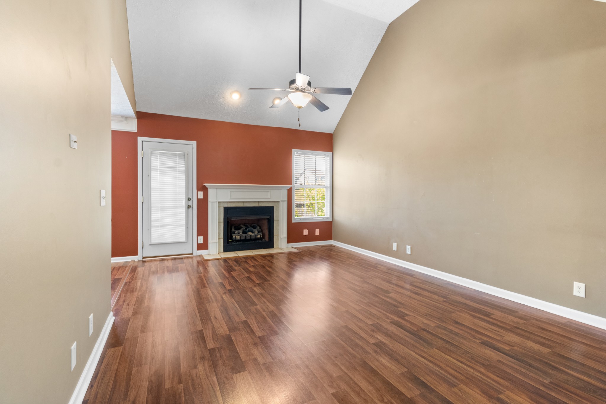 689 Winding Bluff Way