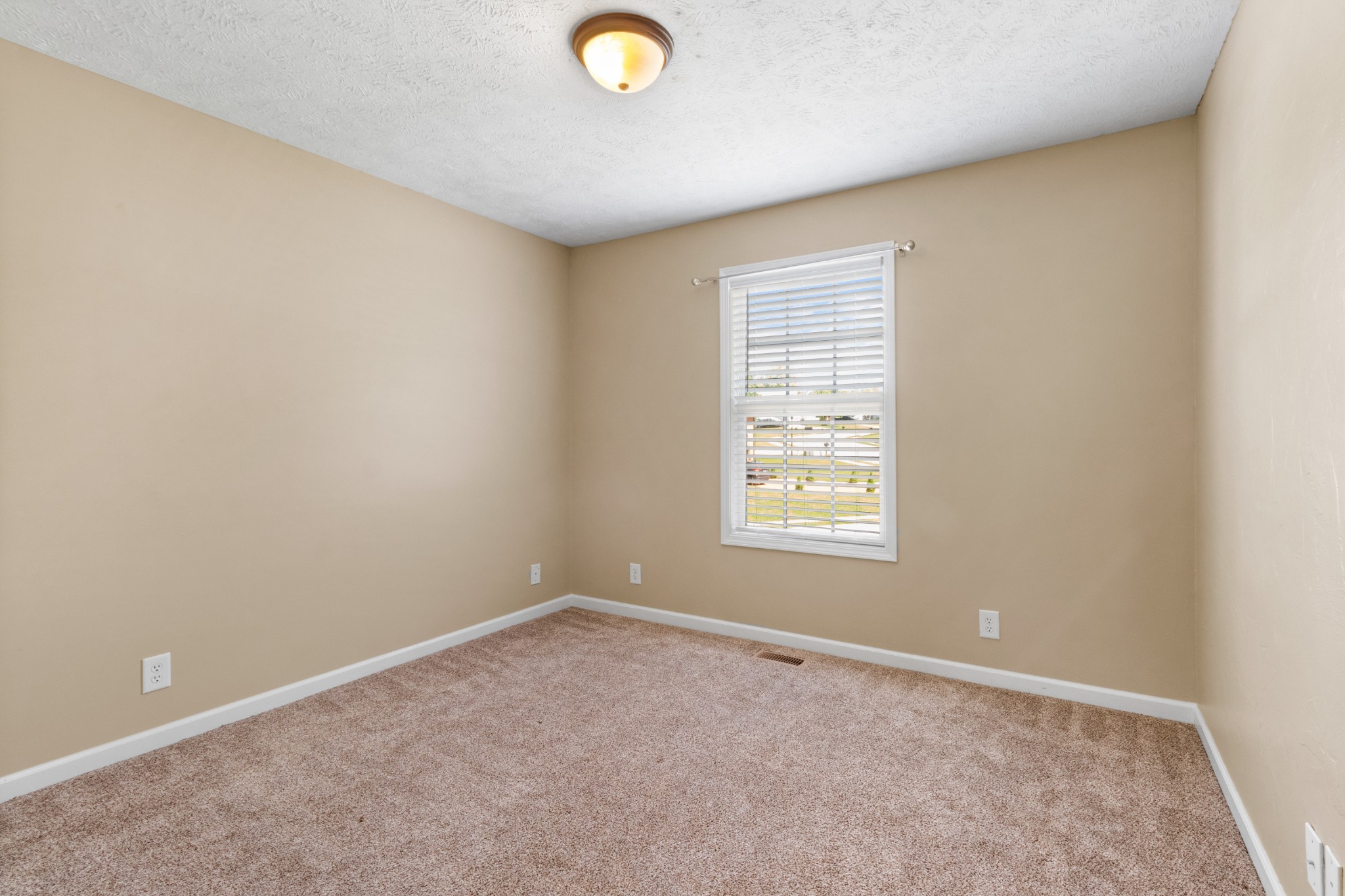 689 Winding Bluff Way